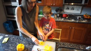 learning-to-cut-peppers-still001